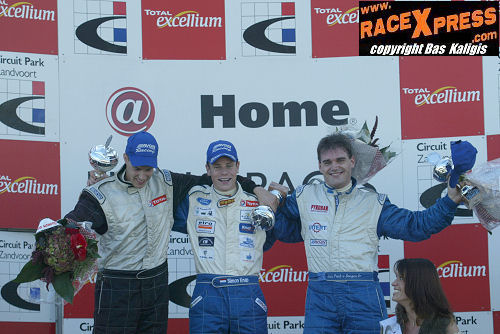 Podium Simon Knap